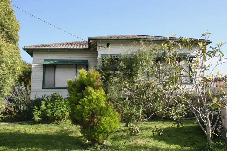 14 SOUTH RAILWAY CRESCENT, Korumburra VIC 3950