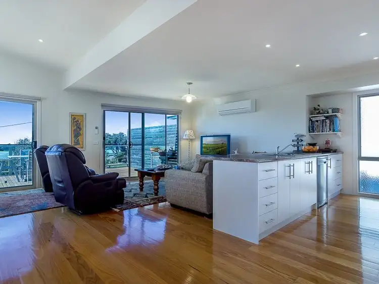 Seventh view of Homely house listing, 17 BAYVIEW AVENUE, Surf Beach VIC 3922