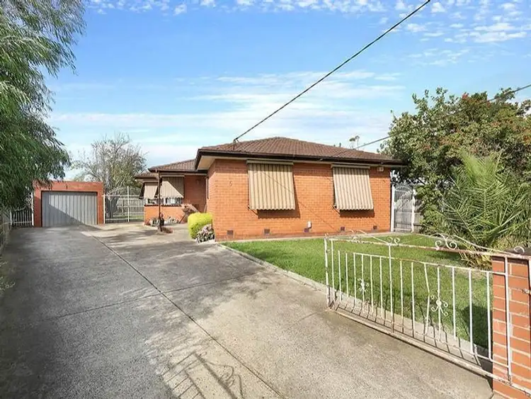 Fifth view of Homely house listing, 5 Mera Close, Deer Park VIC 3023