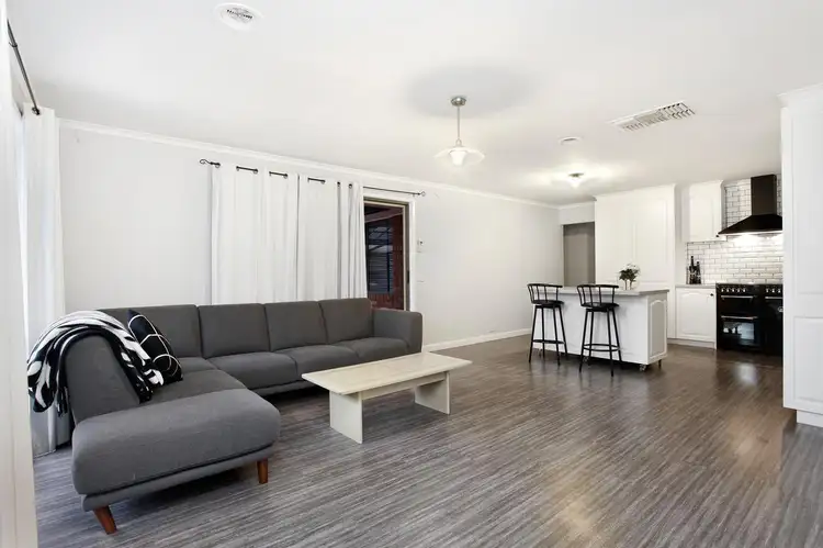 18 Farmhouse Court, Sydenham VIC 3037