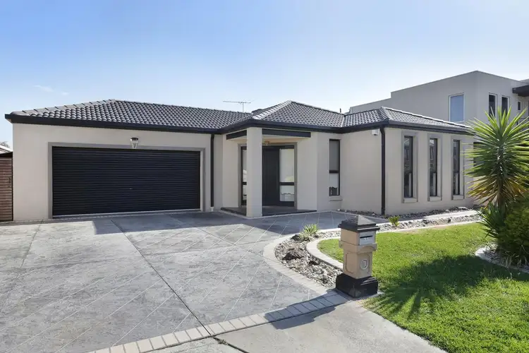 21 Ambridge Grove, Sydenham VIC 3037
