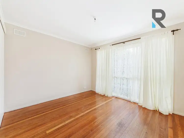 Fifth view of Homely house listing, 13 Brampton Close, Craigieburn VIC 3064