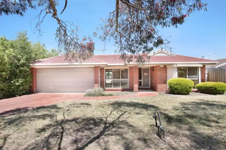 39 Saronvale Crescent, Hillside VIC 3037