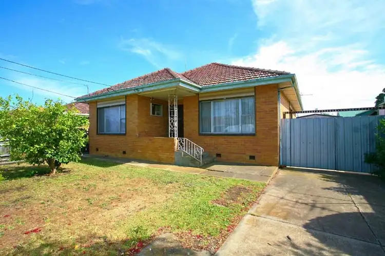30 Sandford Avenue, Sunshine North VIC 3020