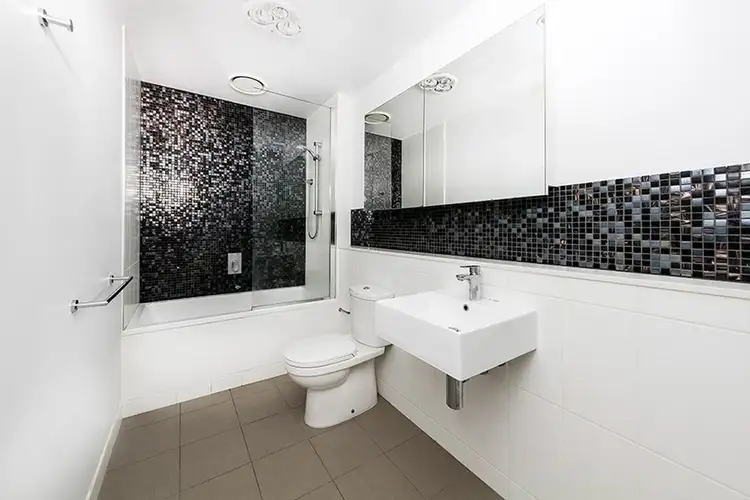 Fifth view of Homely apartment listing, 15.17/18 Mt Alexander Road, Travancore VIC 3032