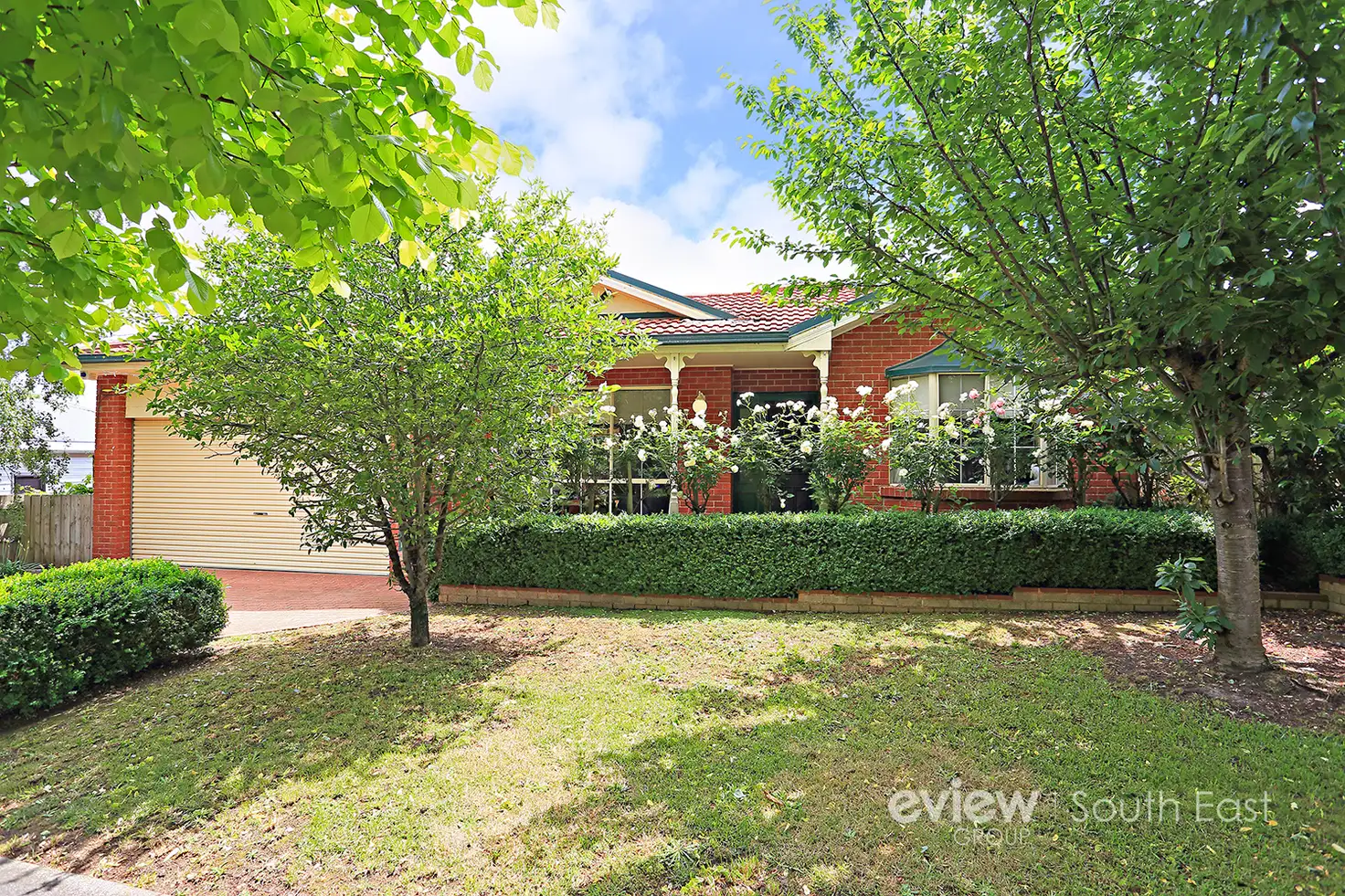 Main view of Homely house listing, 2 Hedgeley Dr, Berwick VIC 3806