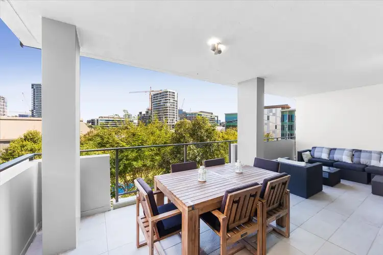 Main view of Homely unit listing, 37/20 Newstead Terrace, Newstead QLD 4006