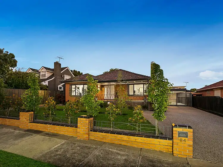 84 CARNARVON ROAD, Strathmore VIC 3041