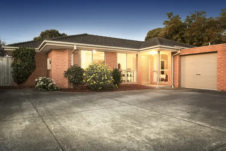 2/221 Dandelion Drive, Rowville VIC 3178