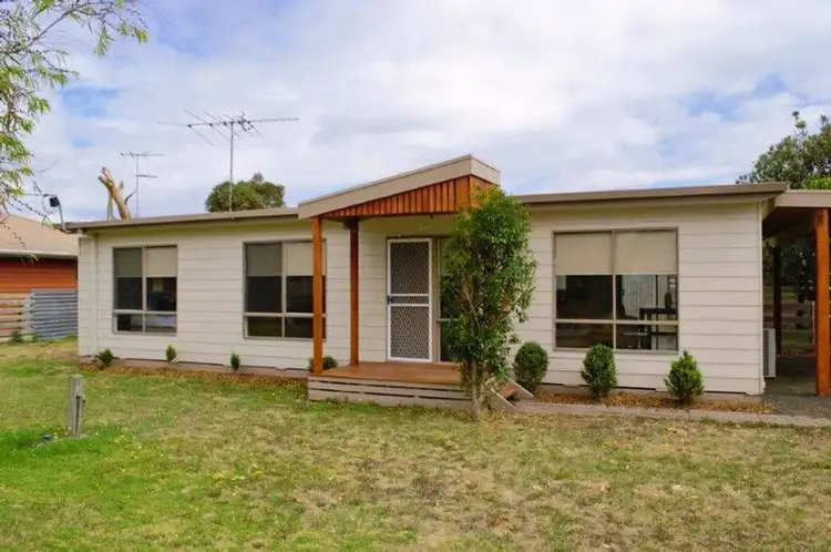 2 GREENWICH GRANGE, Coronet Bay VIC 3984