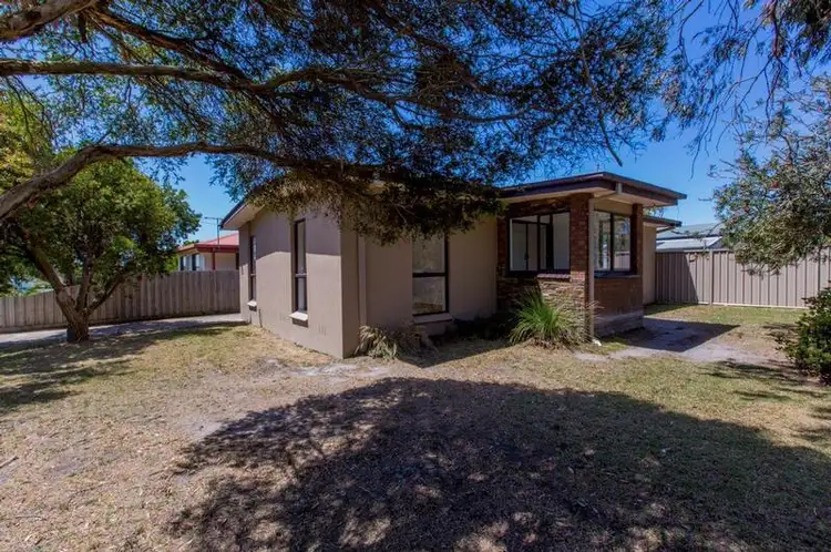 40 Sandy Mount Avenue, Inverloch VIC 3996
