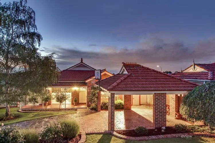 90 Quarry Hills Drive, Berwick VIC 3806