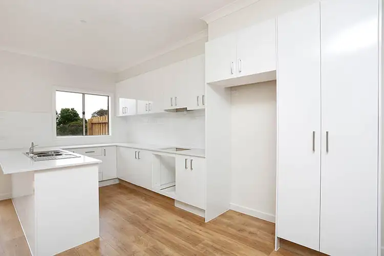 4/32 Rockbank Road, Ardeer VIC 3022