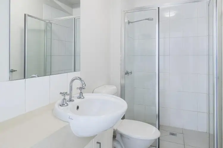 Sixth view of Homely apartment listing, 2/517 Moreland Road, Pascoe Vale South VIC 3044