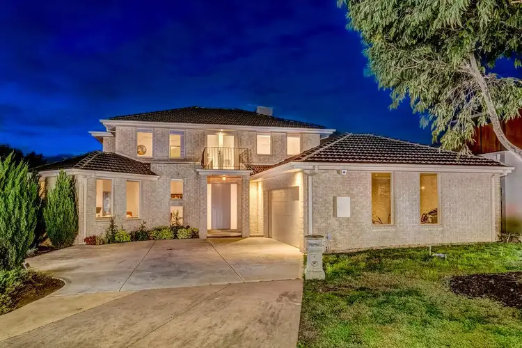 4 Beechwood Parade, Sanctuary Lakes VIC 3030