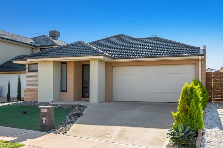 19 Sanctuary Lakes East Blvd, Sanctuary Lakes VIC 3030