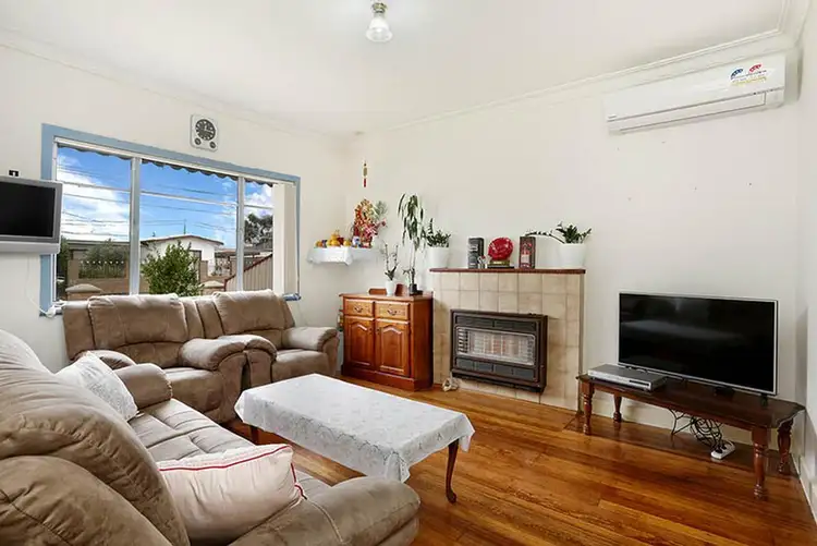 Second view of Homely house listing, 3 Silvester Crescent, St Albans VIC 3021