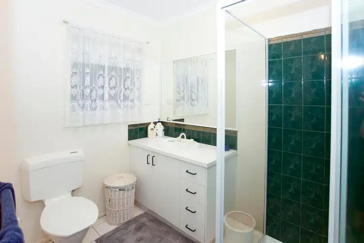 Seventh view of Homely house listing, 4 Pinnacle Place, Berwick VIC 3806