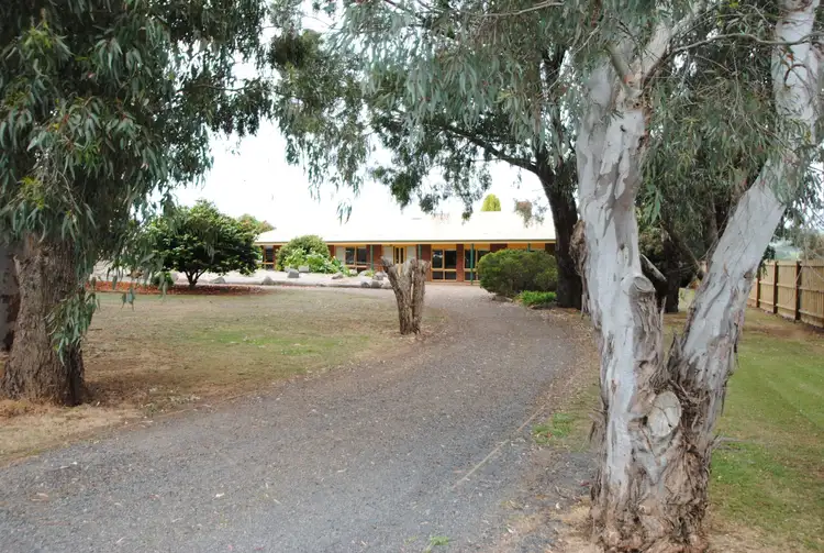 3 LOUISE SIMON COURT, Leongatha VIC 3953