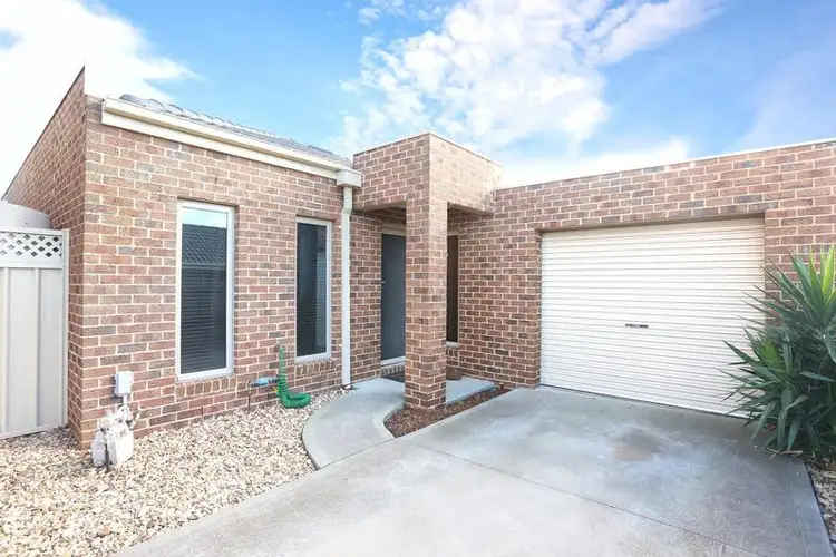 3/4 Darlington Grove, Sydenham VIC 3037