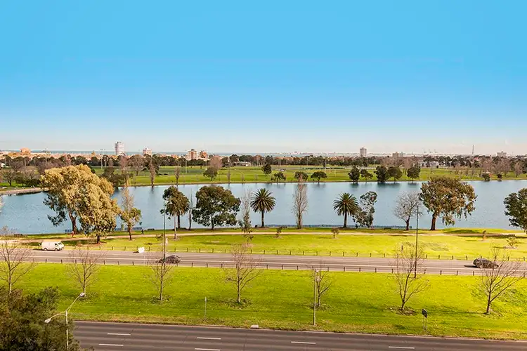 511/55 Queens Rd, Melbourne VIC 3004