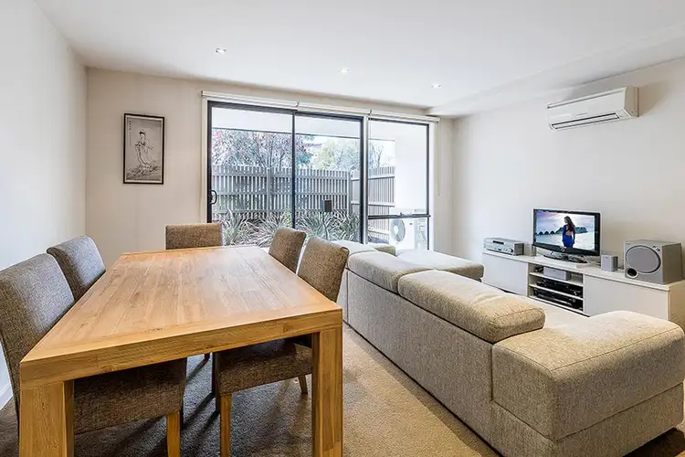 2/4 Crefden Street, Maidstone VIC 3012