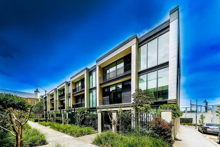 16 Magistrates Walk, Melbourne VIC 3000