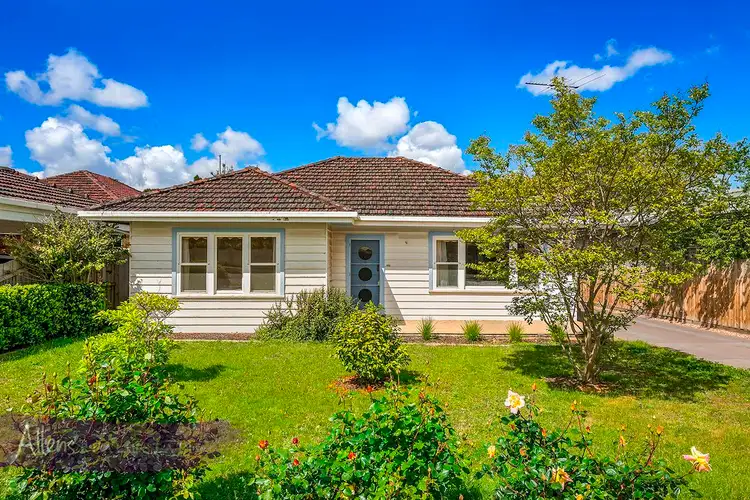 Main view of Homely unit listing, 1/10 Esdale Street, Blackburn VIC 3130