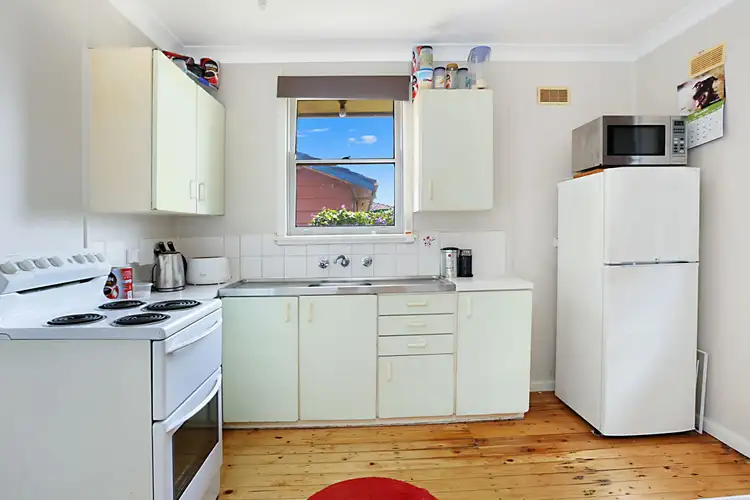 Third view of Homely house listing, 3 SEGENHOE STREET, Woodberry NSW 2322