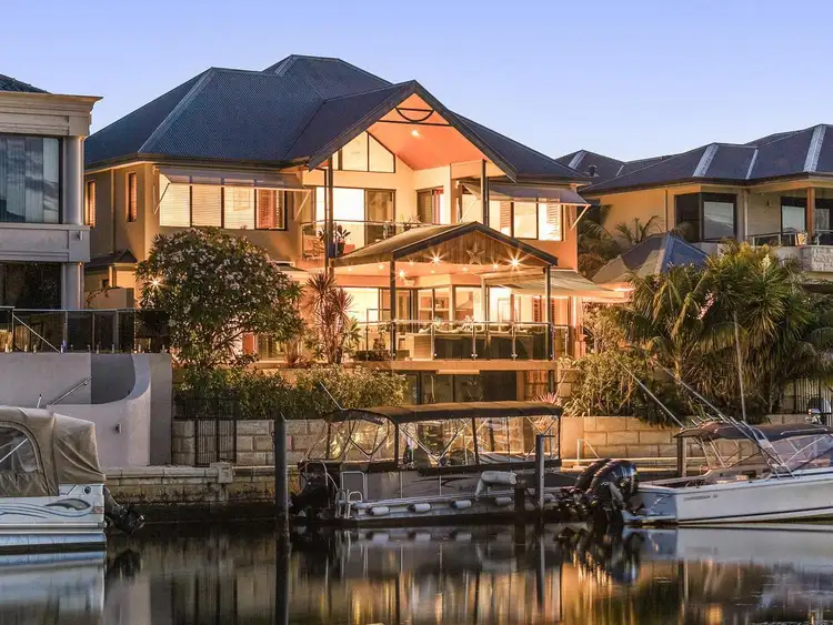 17 Brindabella Crescent, Halls Head WA 6210