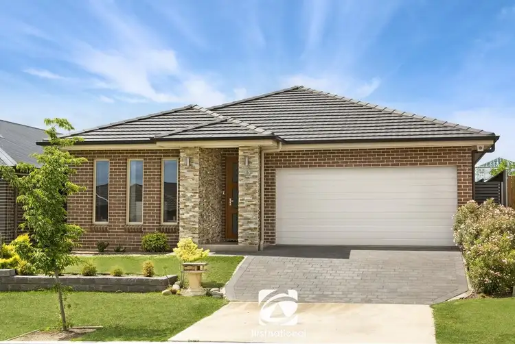 15 Finlay Street, Oran Park NSW 2570