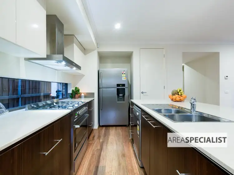 Second view of Homely house listing, 7 Bluebell Way, Keysborough VIC 3173