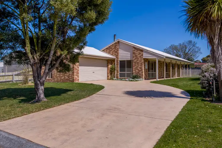 6 Youll Grove, Inverloch VIC 3996