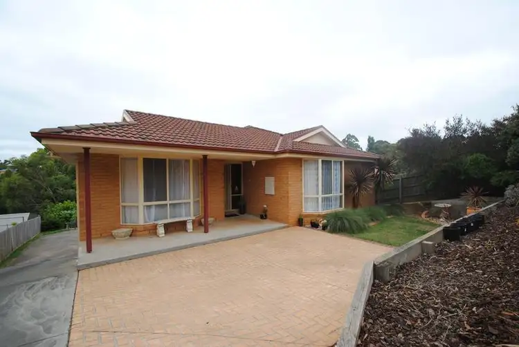 11 EDEN CRESCENT, Leongatha VIC 3953