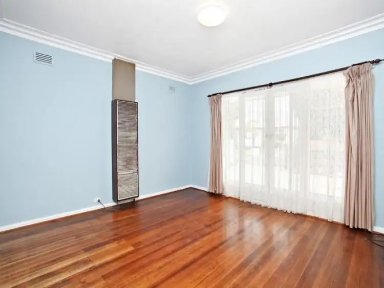 Fifth view of Homely house listing, 1/32 Avondale Avenue, St Albans VIC 3021