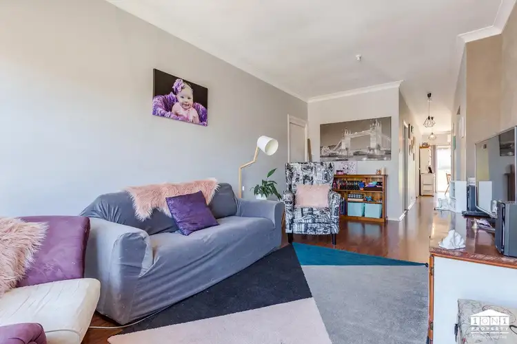 Third view of Homely semi-detached listing, 1/6 Lincoln Close, Morpeth NSW 2321