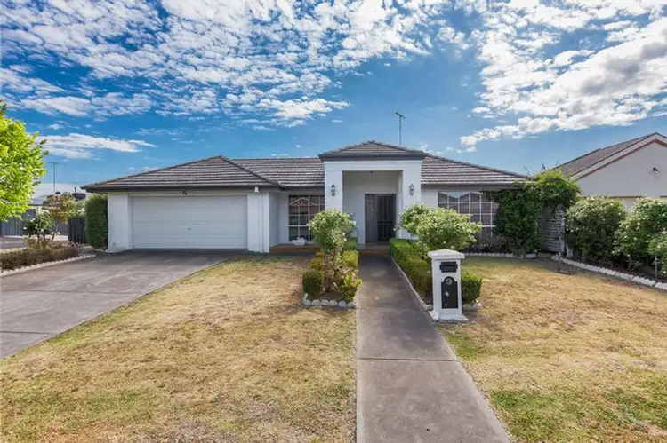 24 Coakley Cres, Lovely Banks VIC 3213