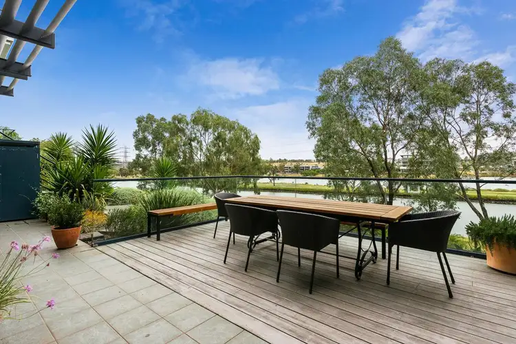 1B/33 Fisher Parade, Ascot Vale VIC 3032