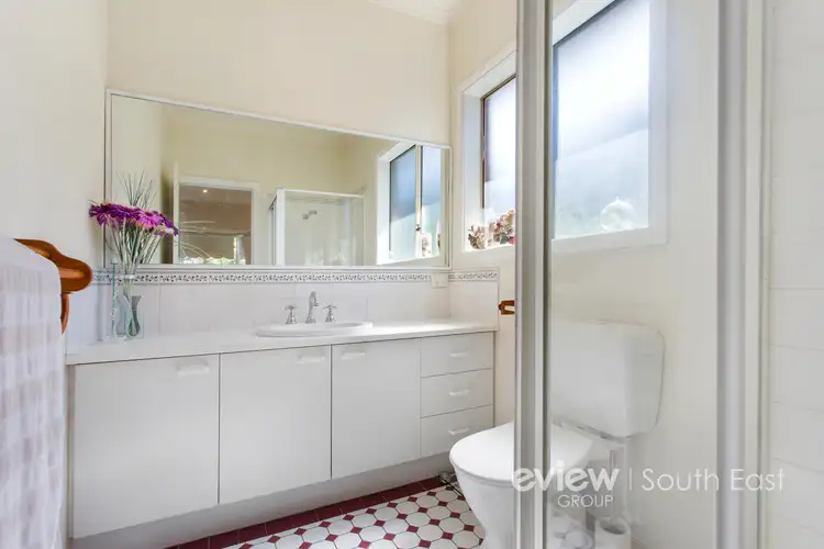 Fourth view of Homely house listing, 2 Hedgeley Dr, Berwick VIC 3806