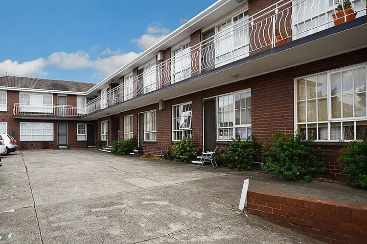 3 Guthrie Street