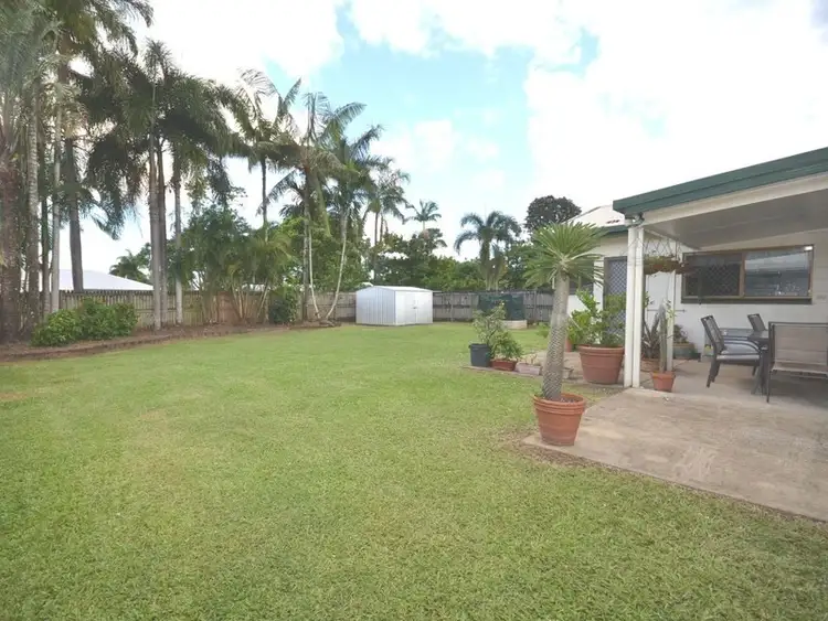 8 Bathurst Drive, Bentley Park QLD 4869