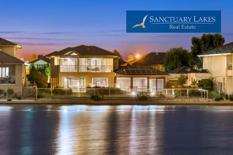 9 Pelican Point Road, Sanctuary Lakes VIC 3030