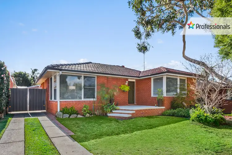 5 Samoa Avenue, Picnic Point NSW 2213
