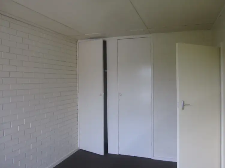 Fifth view of Homely unit listing, 4/18 Hopetoun Avenue, Morwell VIC 3840