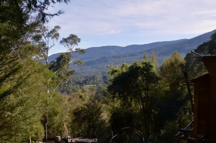 11 Glenbrook Road, Warburton VIC 3799