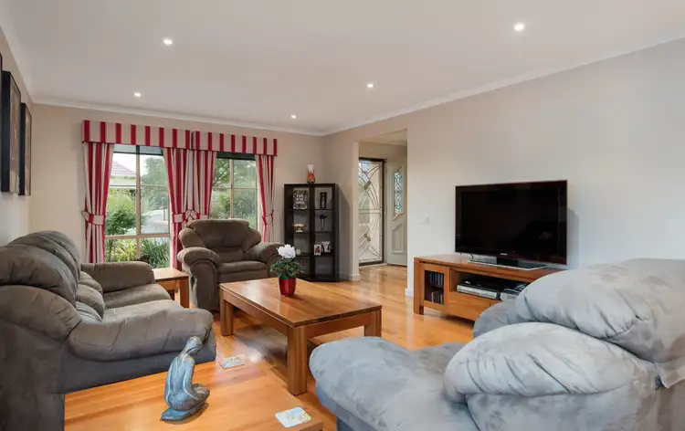 Second view of Homely house listing, 8 Kya-Lami Rise, Mooroolbark VIC 3138
