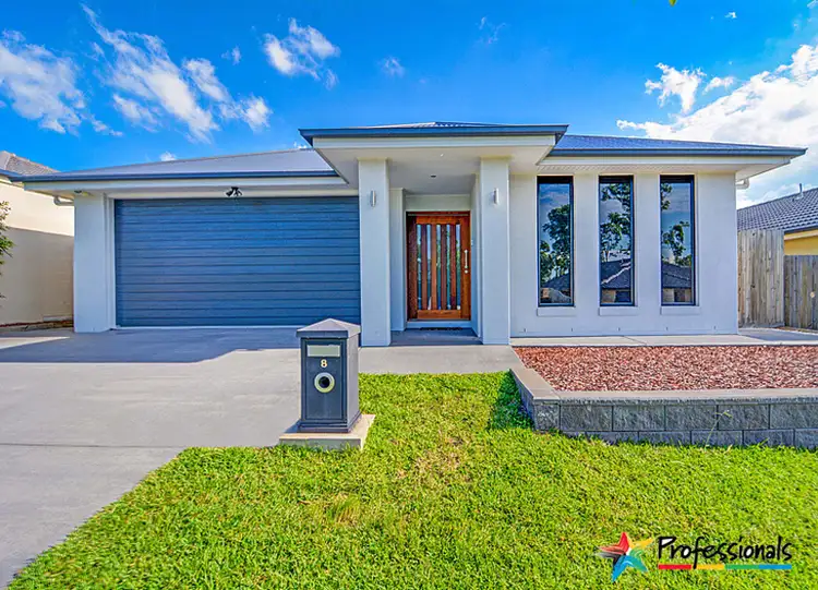 8 Dinnigan Crescent, Durack QLD 4077
