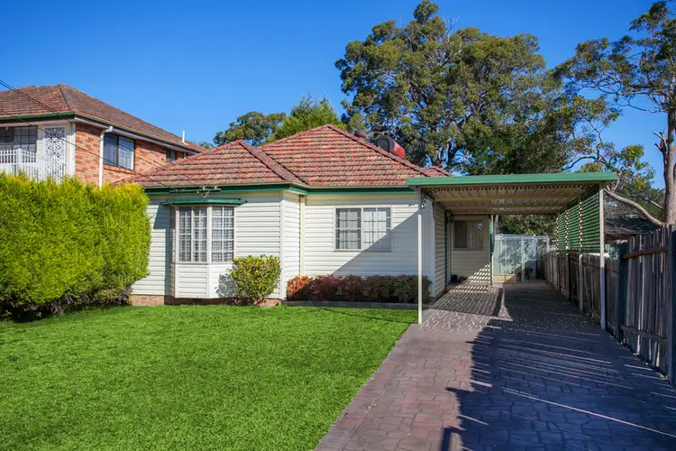 13 Maclaurin  Avenue, East Hills NSW 2213