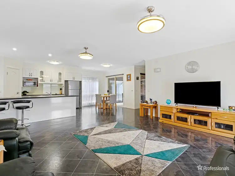 Second view of Homely house listing, 6 Inland Court, Maryborough VIC 3465