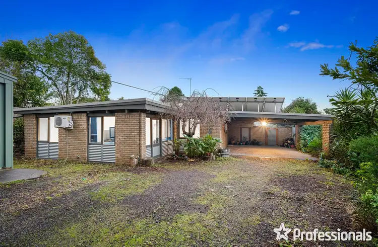 21 Railway Parade, Wandin North VIC 3139